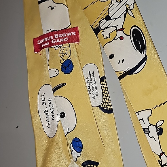Charlie Brown and Gang tie - Picture 3 of 5
